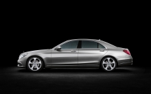 Вид в профиль на серый Mercedes-Benz S-class